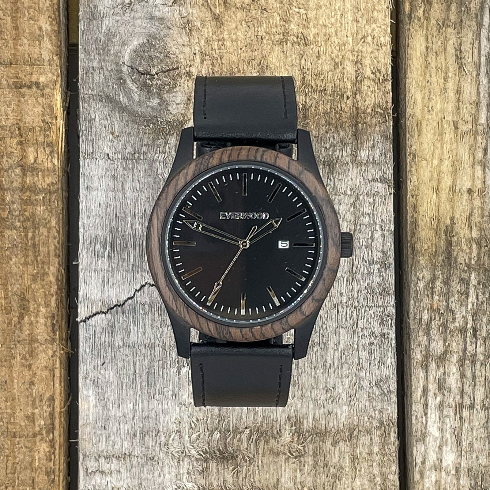 Inverness – Walnut & Black Leather