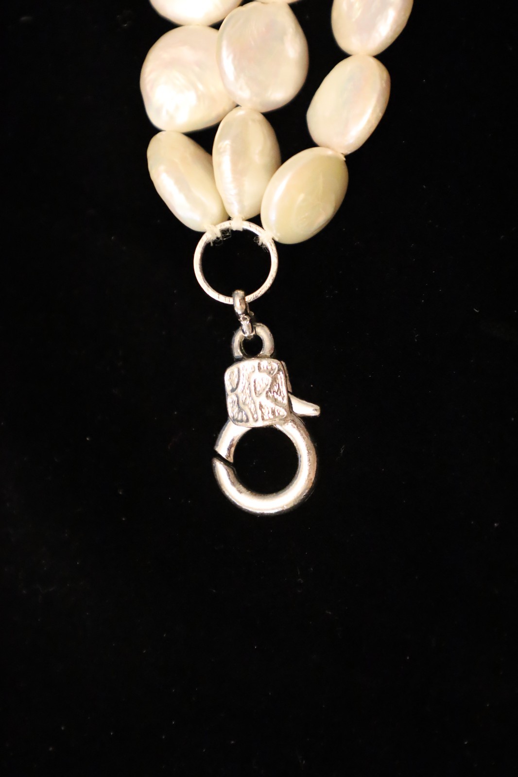 Flat Coin Style 3 Strand Pearl Necklace Approx. 19 Inch W/Pearls Adjusts Longer