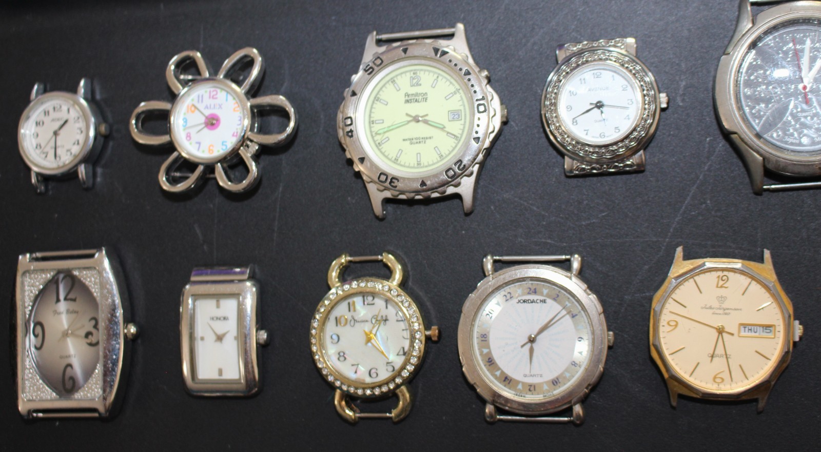LOT OF 33 VINTAGE MALE AND FEMALE WATCHES