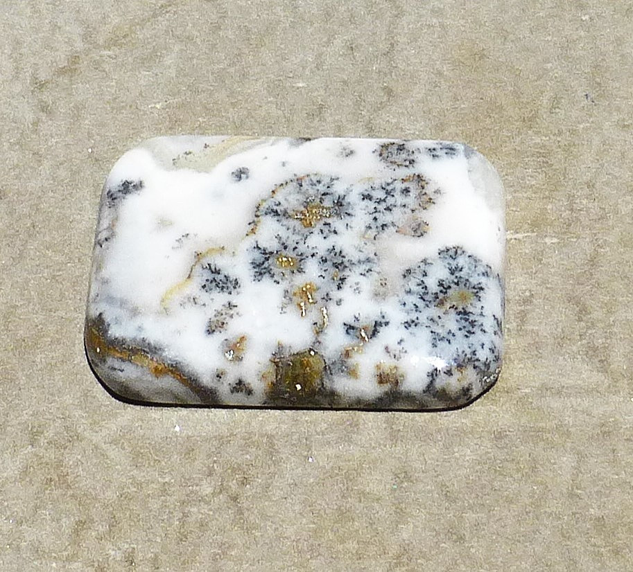 NATURAL manganese dendrites in calcite cabochon from California (30.70 cts.)