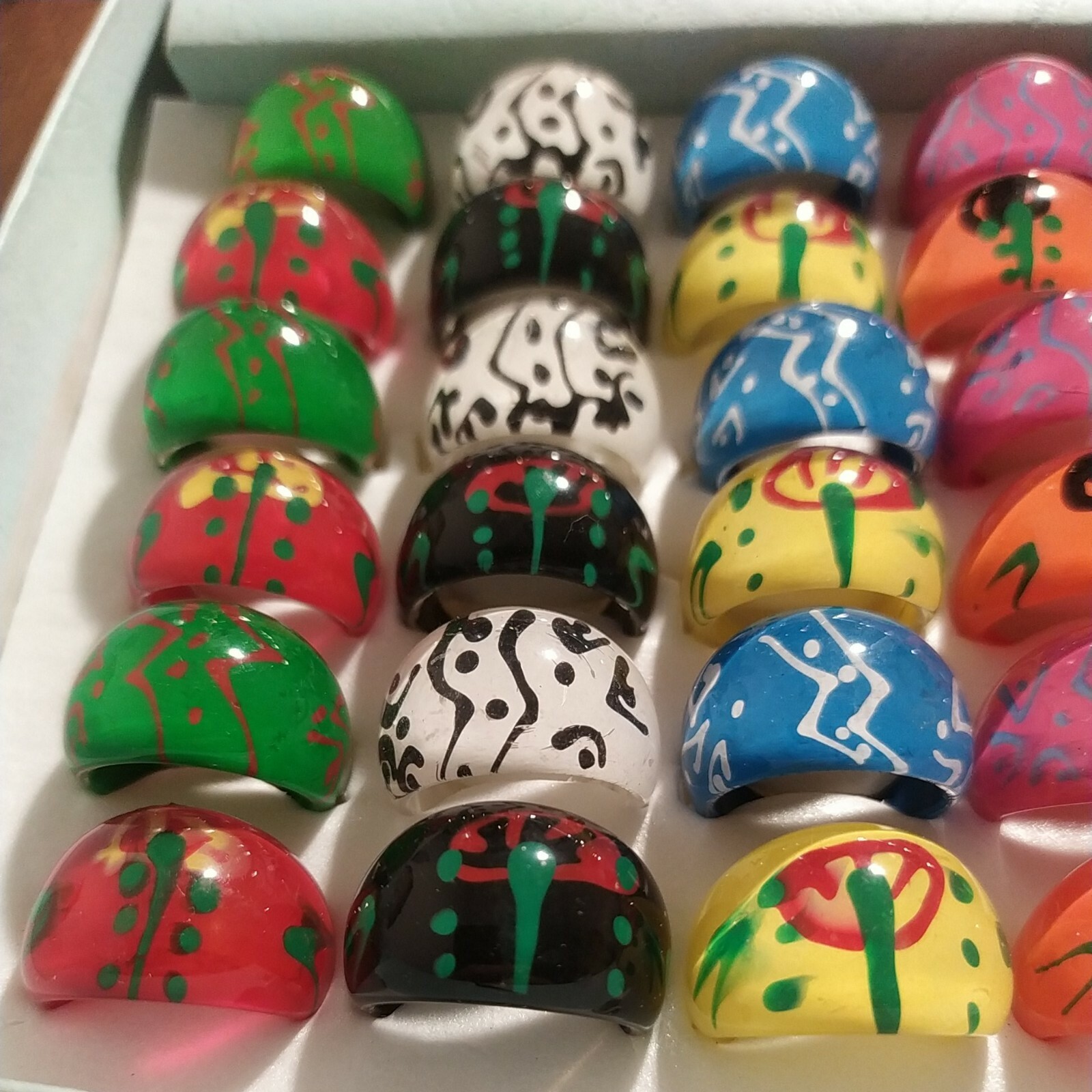 Num.108 – Resin Beach Rings – Super Colorful Pop Art – Various Mixed Sizes