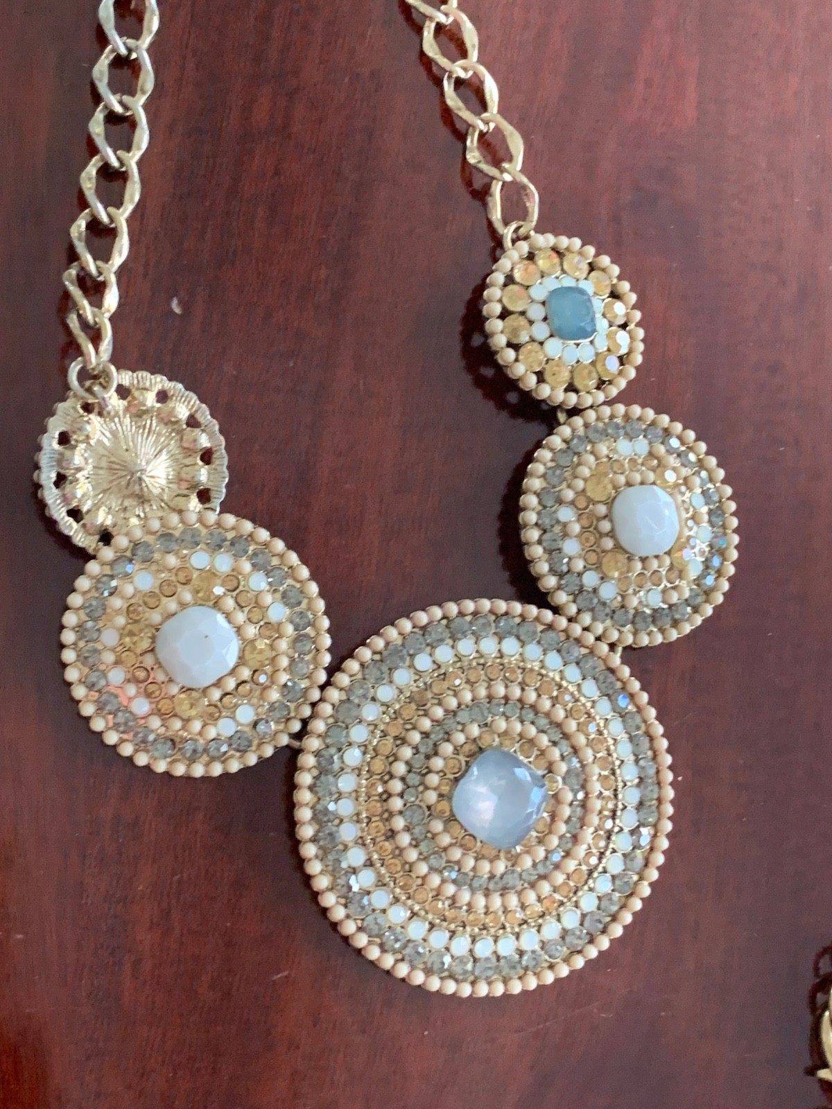 10 BOLD NECKLACES! FASHION BLING, BIBB AND BEAUTIFUL STYLES IN VARIOUS LENGTHS!!