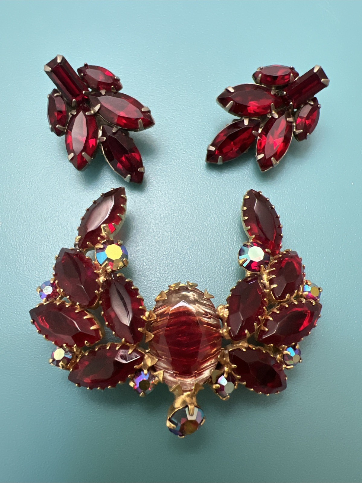 Vintage Juliana Red Rhinestone Brooch & Earrings – Married Set – Crinkle Glass