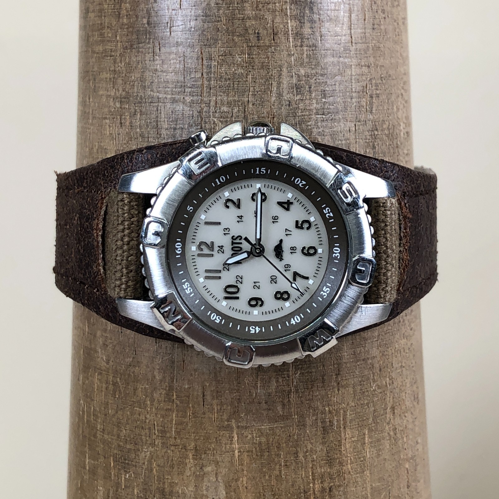 Vintage Roots Womens Field Compass Bezel Leather Bund Quartz 30mm Watch 7 1/4″