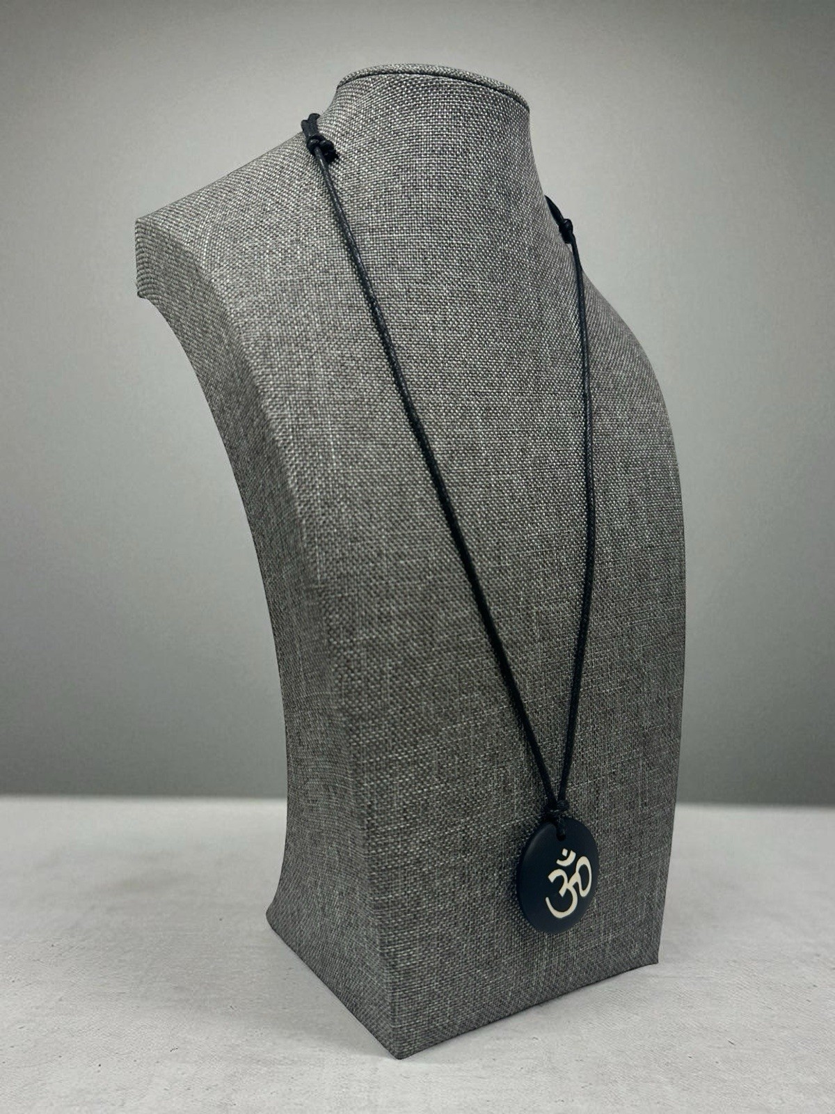 Black Om Pendant Necklace Adjustable 14‑28in Hindu Yoga Meditation Aum Charm