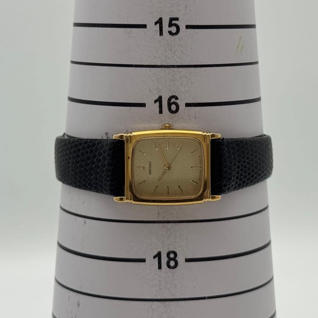 SEIKO New Battery Wristwatch Ladies 2P21 5210 Square Working Item