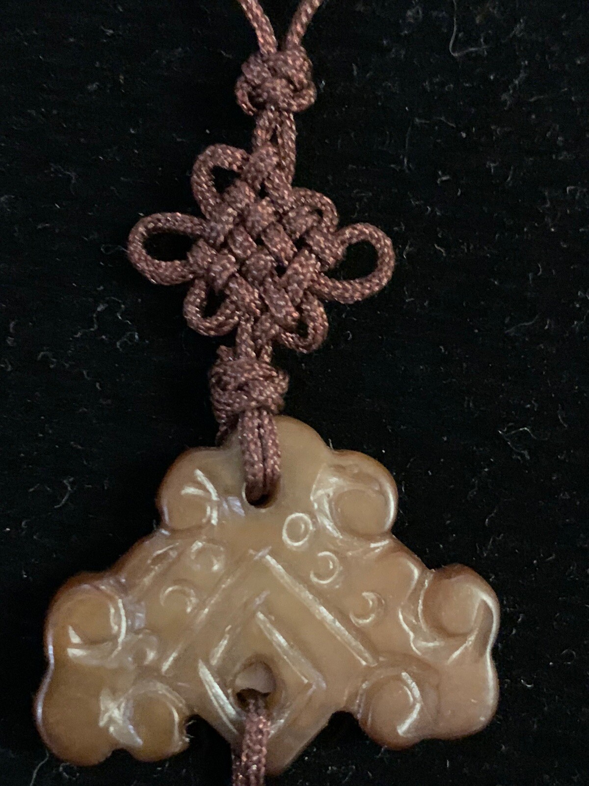 19″ VINTAGE CHINESE EXPORT CARVED SERPENTINE STONE CHIME TASSEL PENDANT NECKLACE