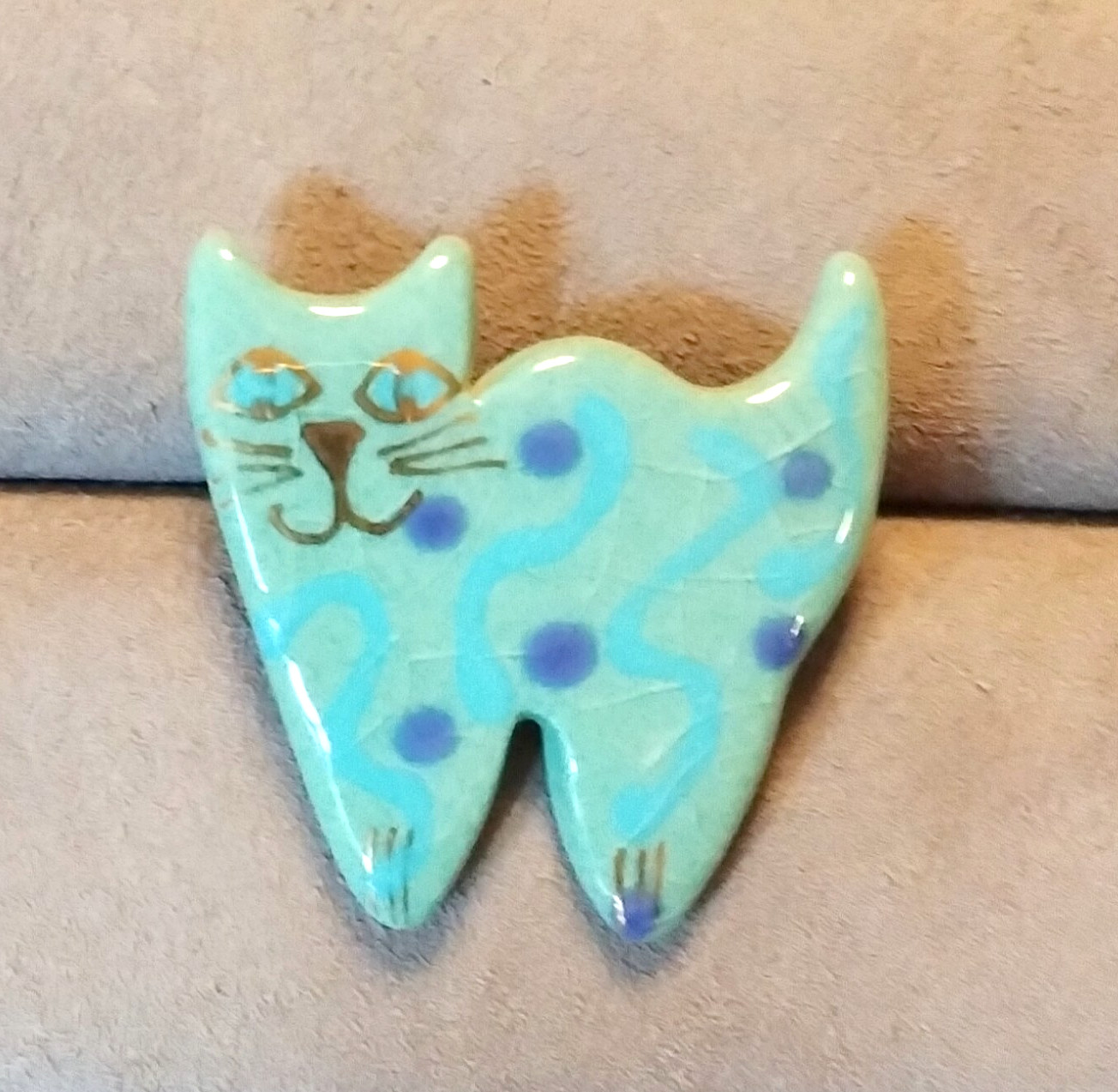 Handmade Ceramic Cat Brooch (170 – 2505)