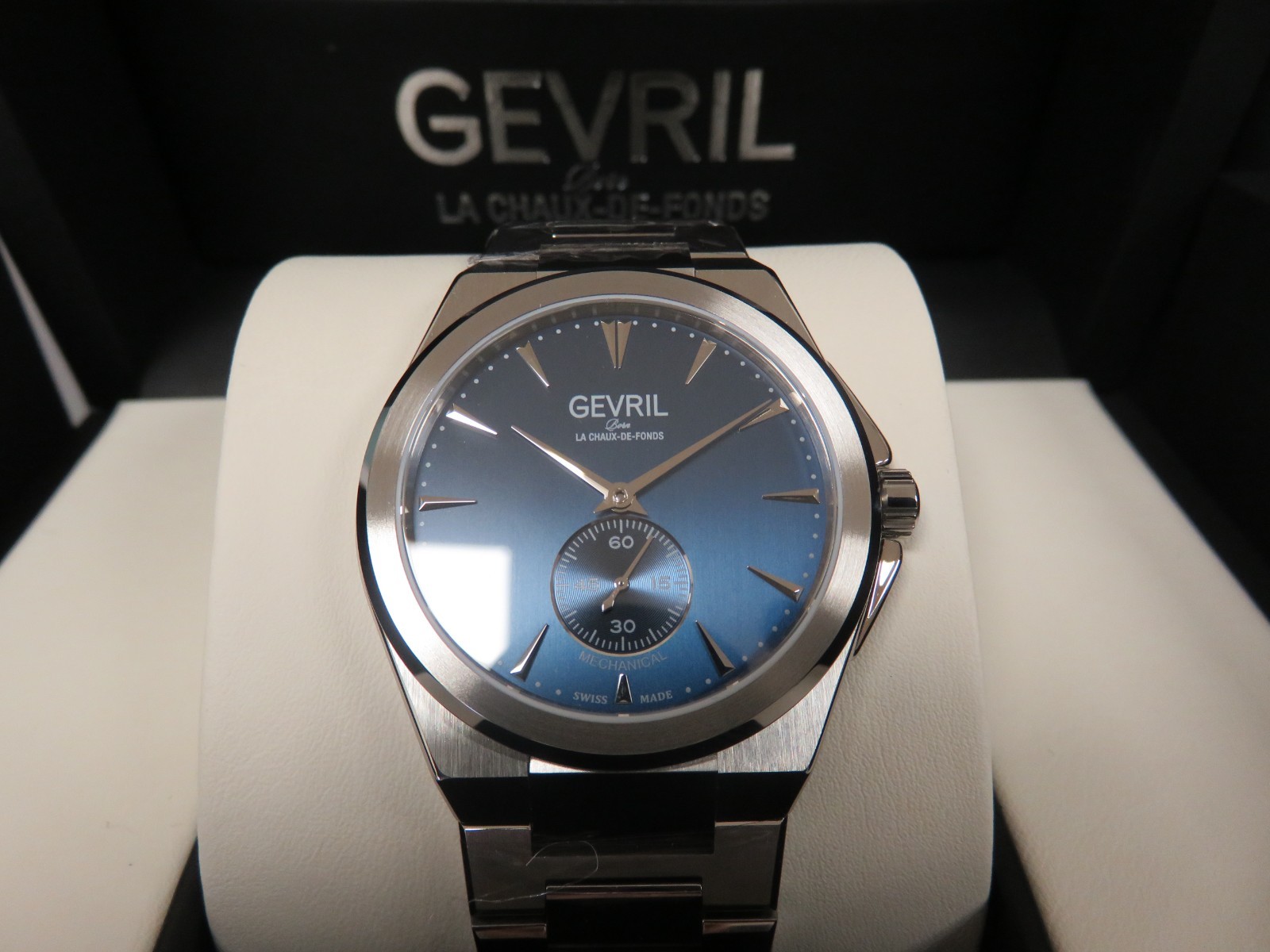 Gevril Men’s 49911B Montauk Sub Dial Swiss Made ETA 7001 SS 40mm Watch