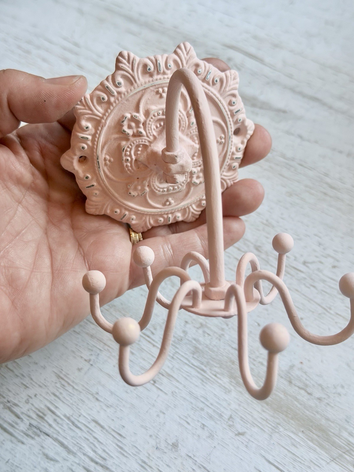 Swivel Spinning Pink Shabby Chic Vintage Style Jewelry Display Holder Necklace