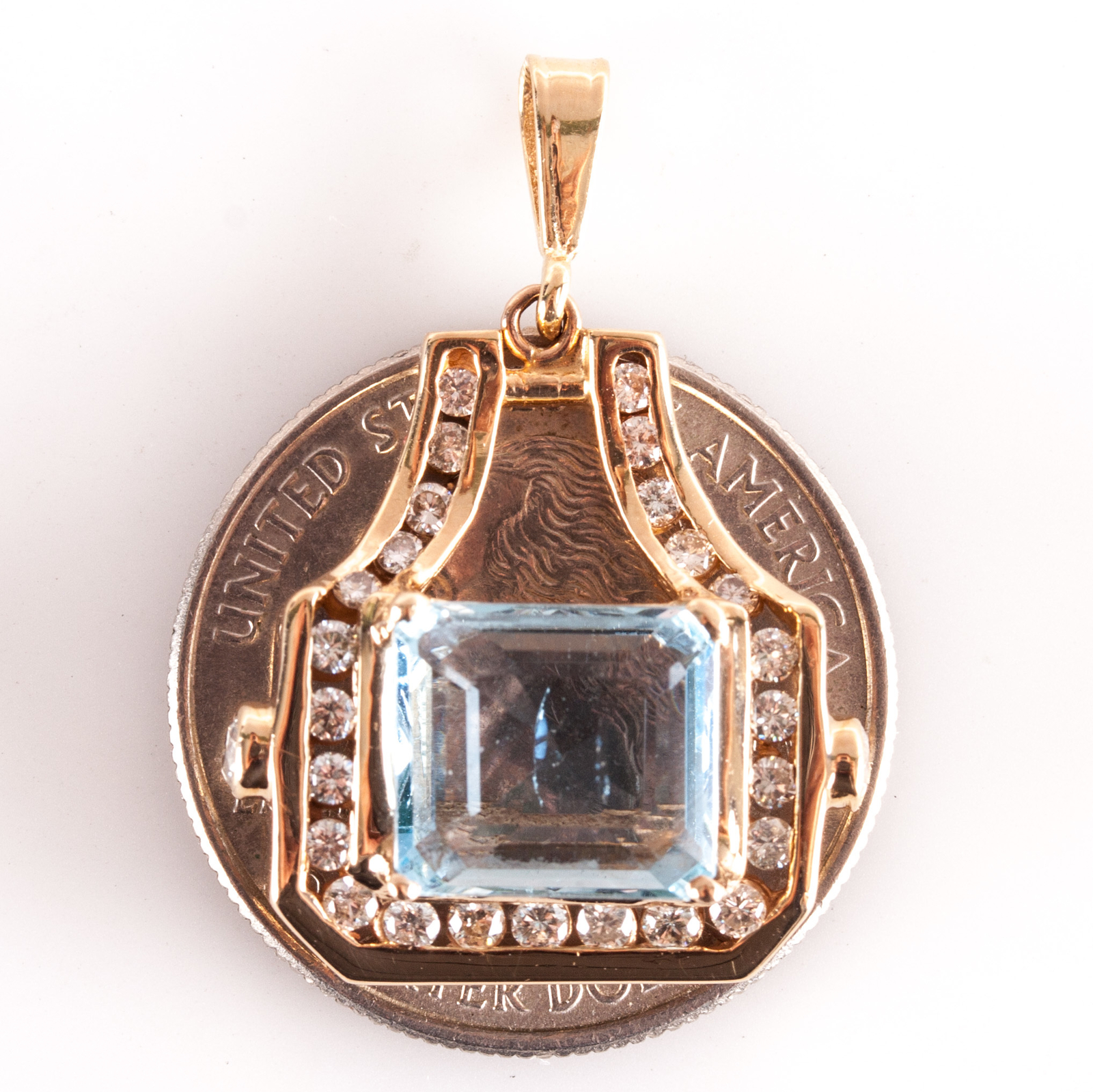 14k Yellow Gold Emerald Shaped Aquamarine Diamond Pendant 35.20ctw 5.85g