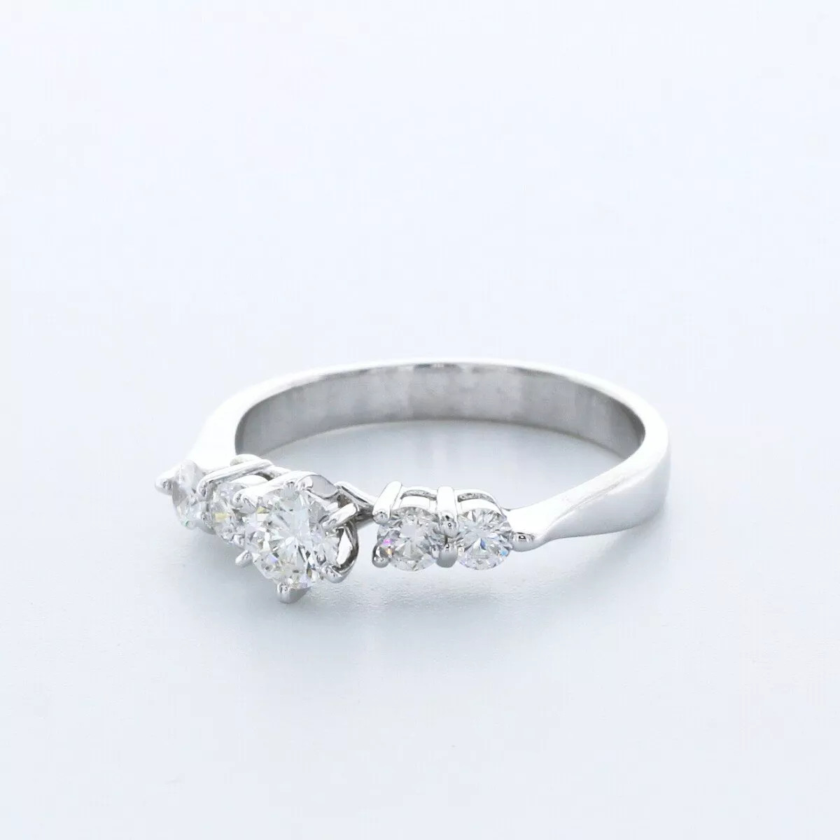 Engagement Ring 14K White Gold Classic Round 0.93 Carat Lab-Grown Diamond D VS1