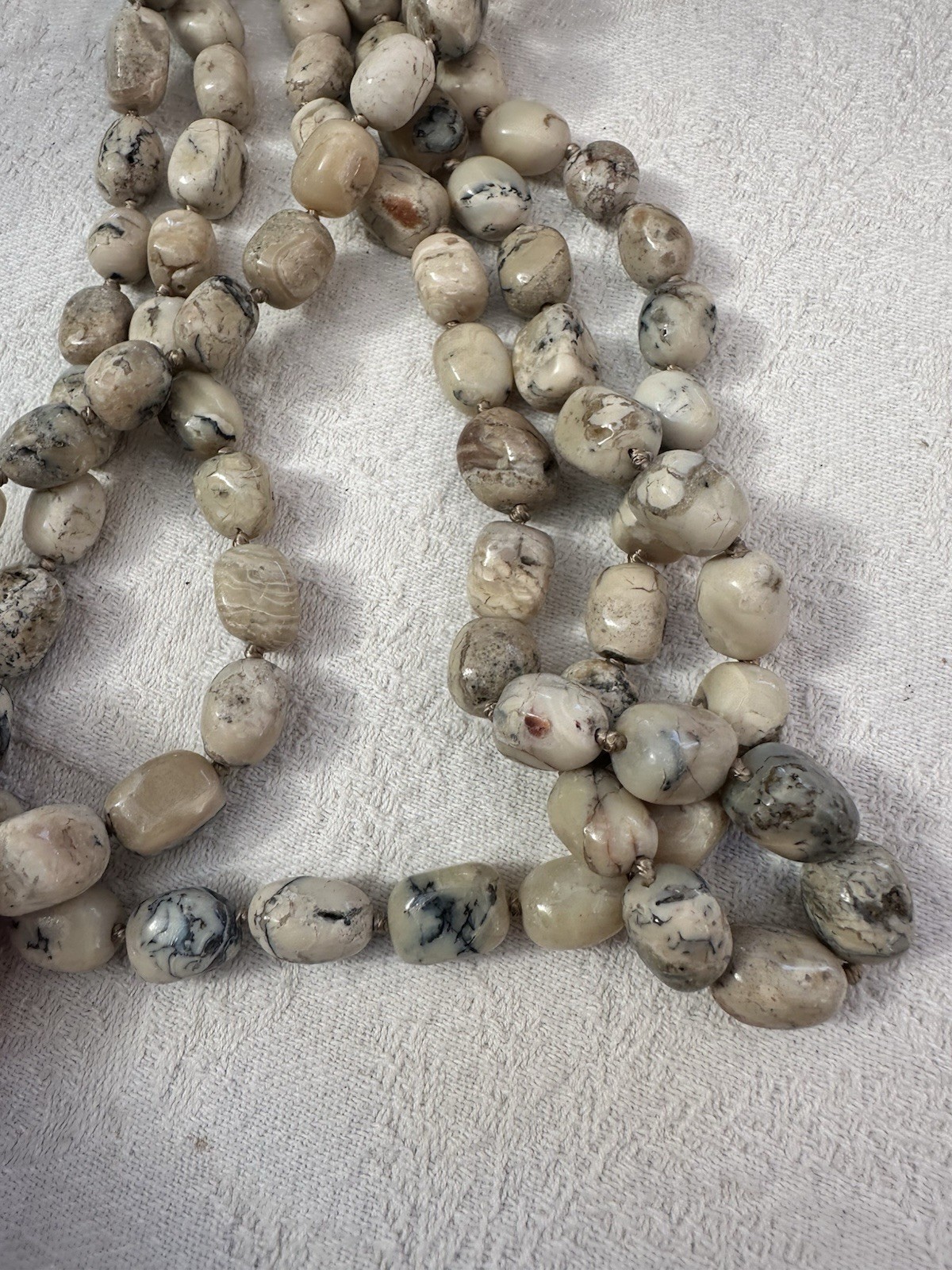 White & Gray Stone Beaded Necklace Strand, Ball/Bead Chain, Spring Ring