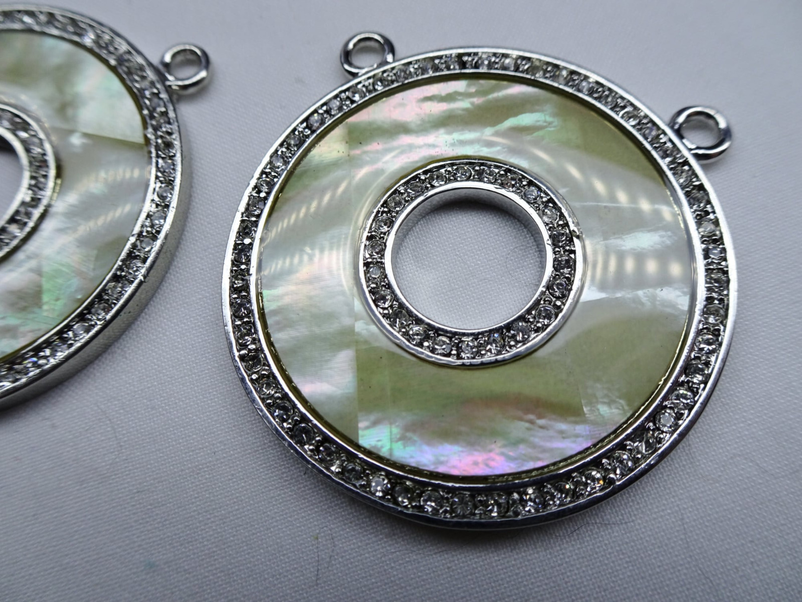 One Large Round Pewter Pendant MOP Shell Connector 1 1/2″ Across P66 DNG