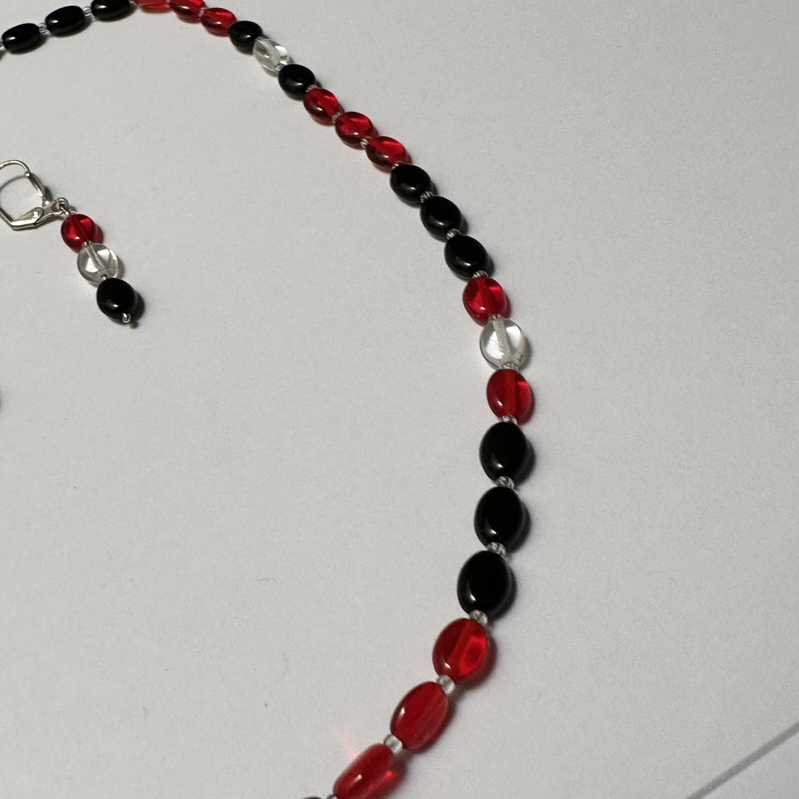Black & Red Beaded Pierced Dangle Earrings & Necklace 19 1/2 Inch