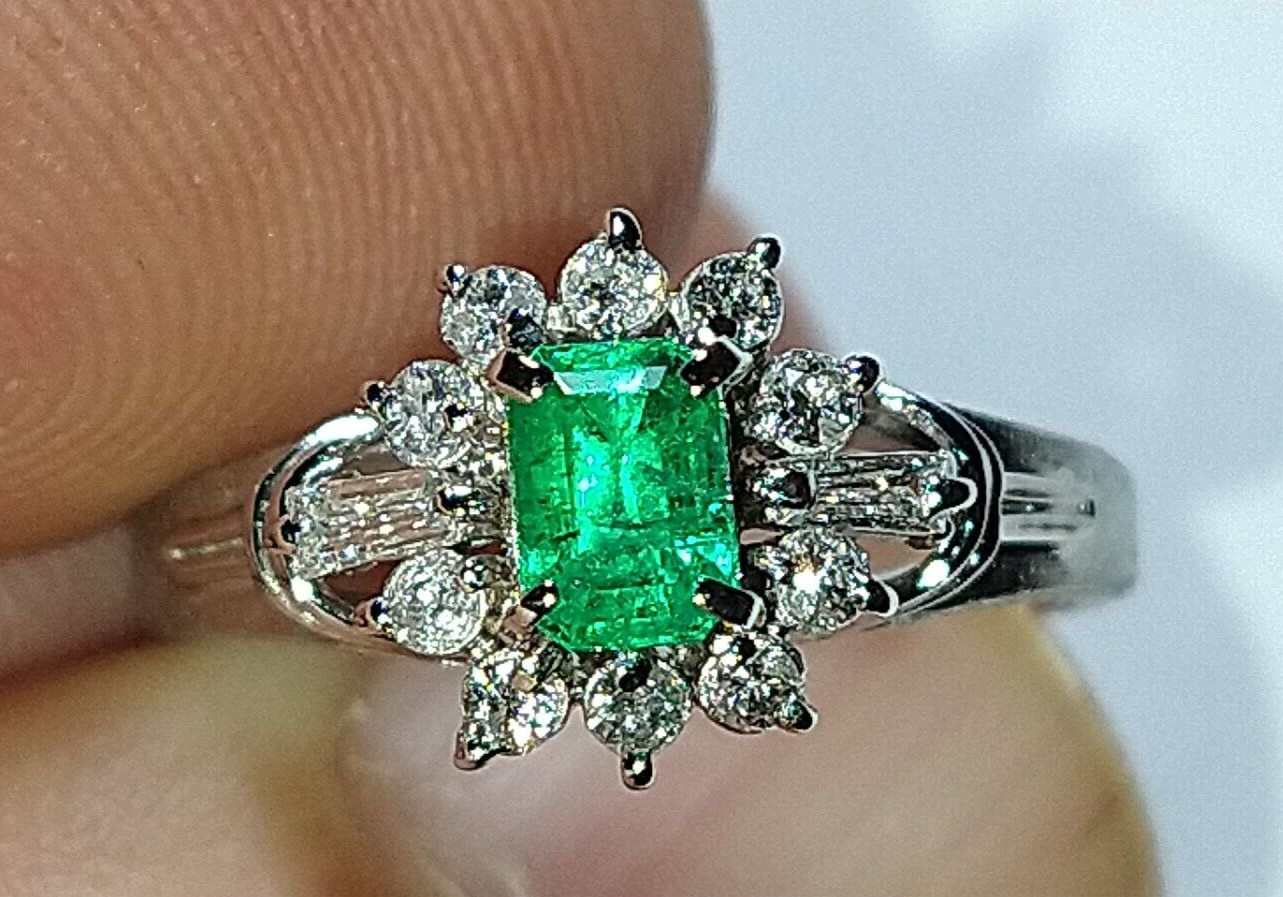 Solid platinum 0.57 carat natural emerald diamond ring 4.05 grams sz 4.75 pt900
