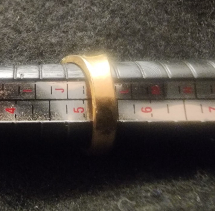 Nice Vintage 10 kt gold filled HM Stamped Gold Textured Rhinestone Cocktail Ring