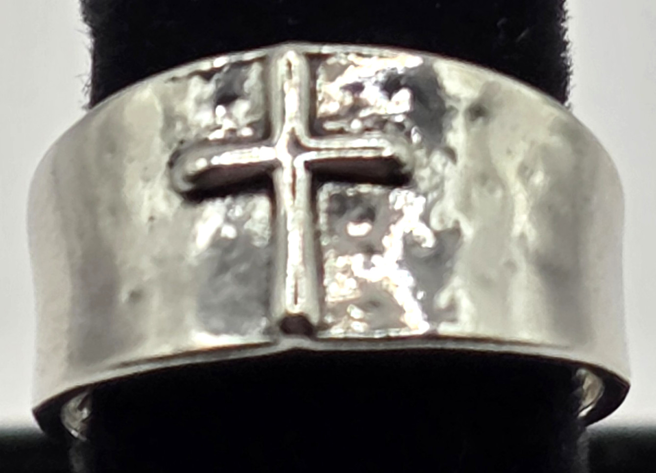 Vintage Style Silver Tone Band Ring Retro Cross Design- Simple Style – Size 8