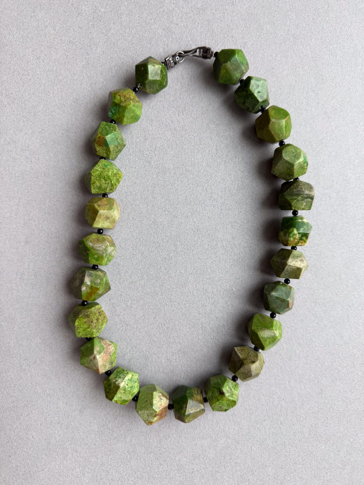 Faceted green jasper statement necklace — heavy 114g.