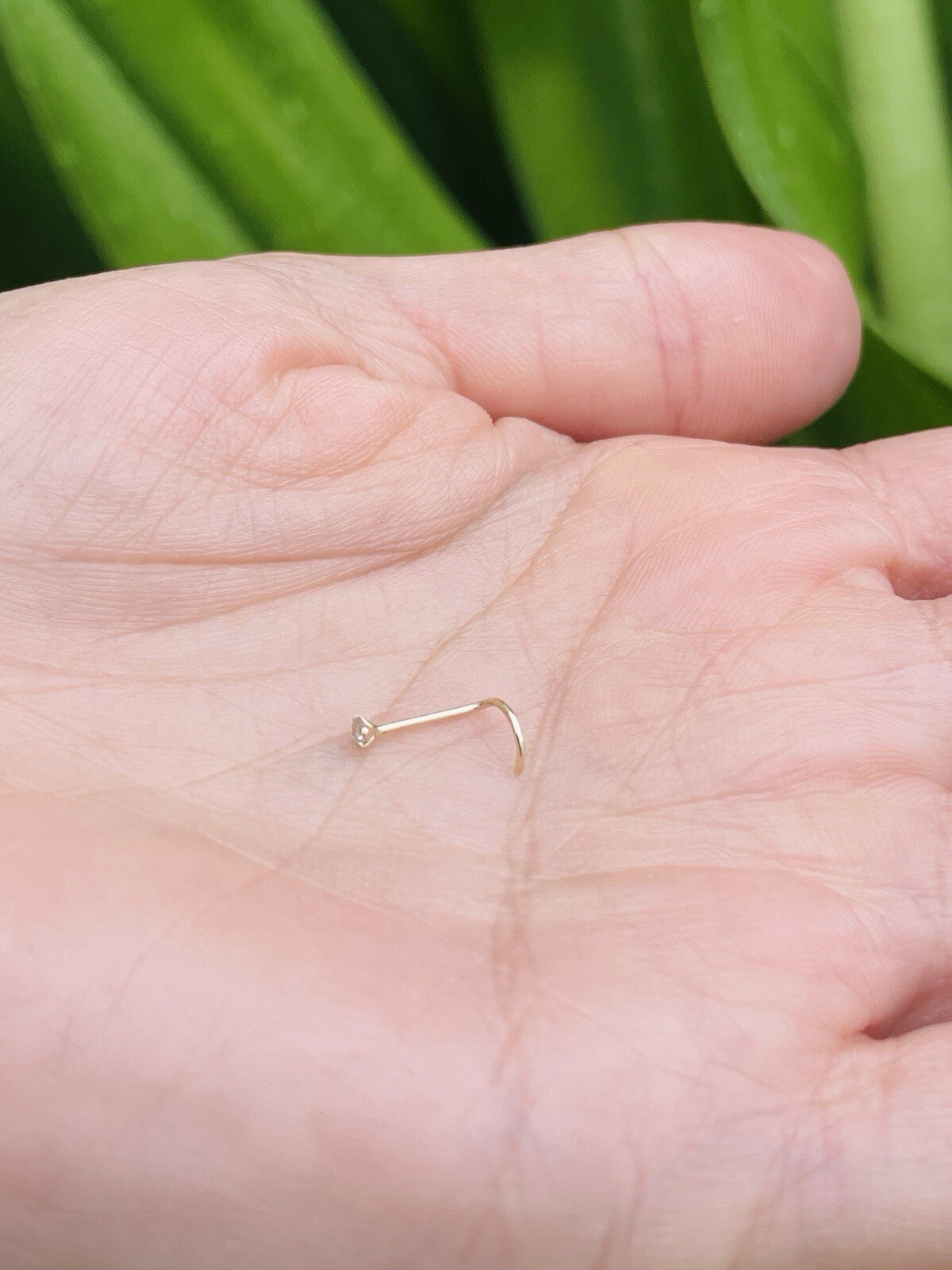 Nose Ring Screw 22 Gauge 1.5mm-3mm Round Natural Diamond 14K Yellow Gold