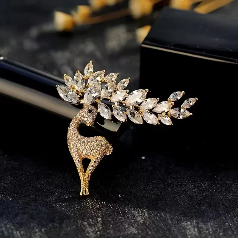 Luxury Reindeer Brooch Pin–Crystal Rhinestone Christmas Jewelry Gift for Women