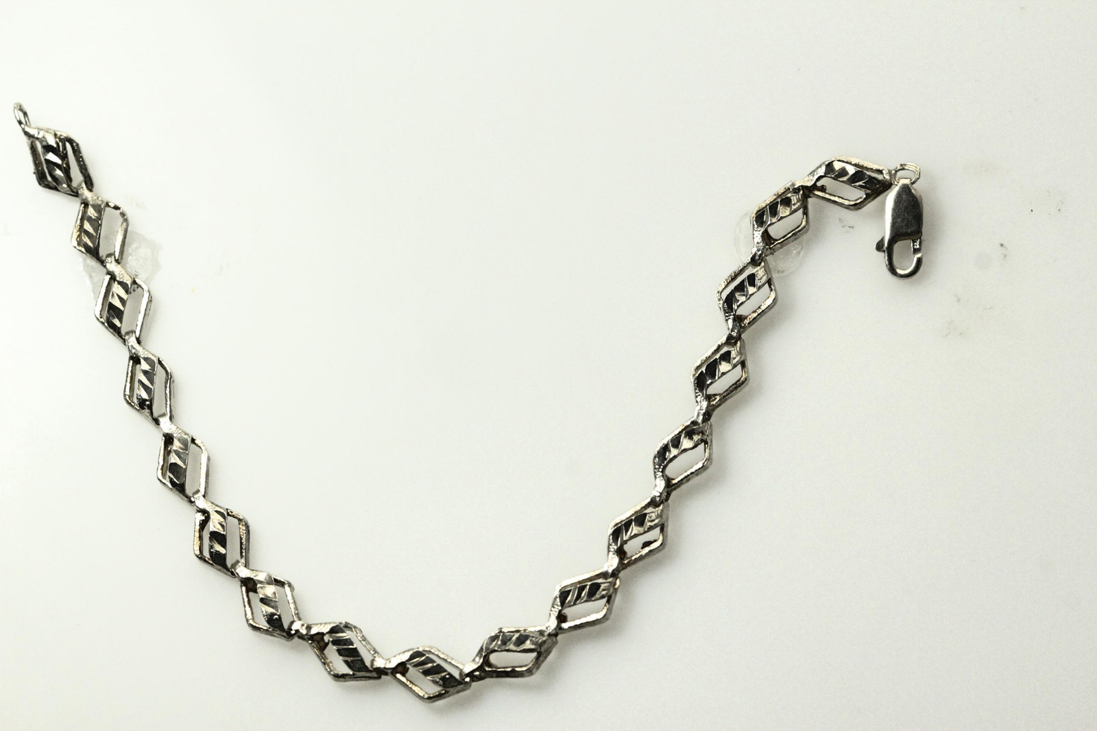 925 Sterling Silver 7.5″ Diamond Cut Kite Shaped Link Bracelet (BR3796)
