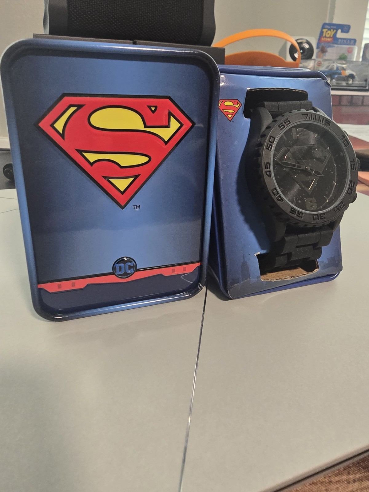 Accutime Superman Men’s Quartz Analog Black Dial Silicone Strap w/ Tin Box