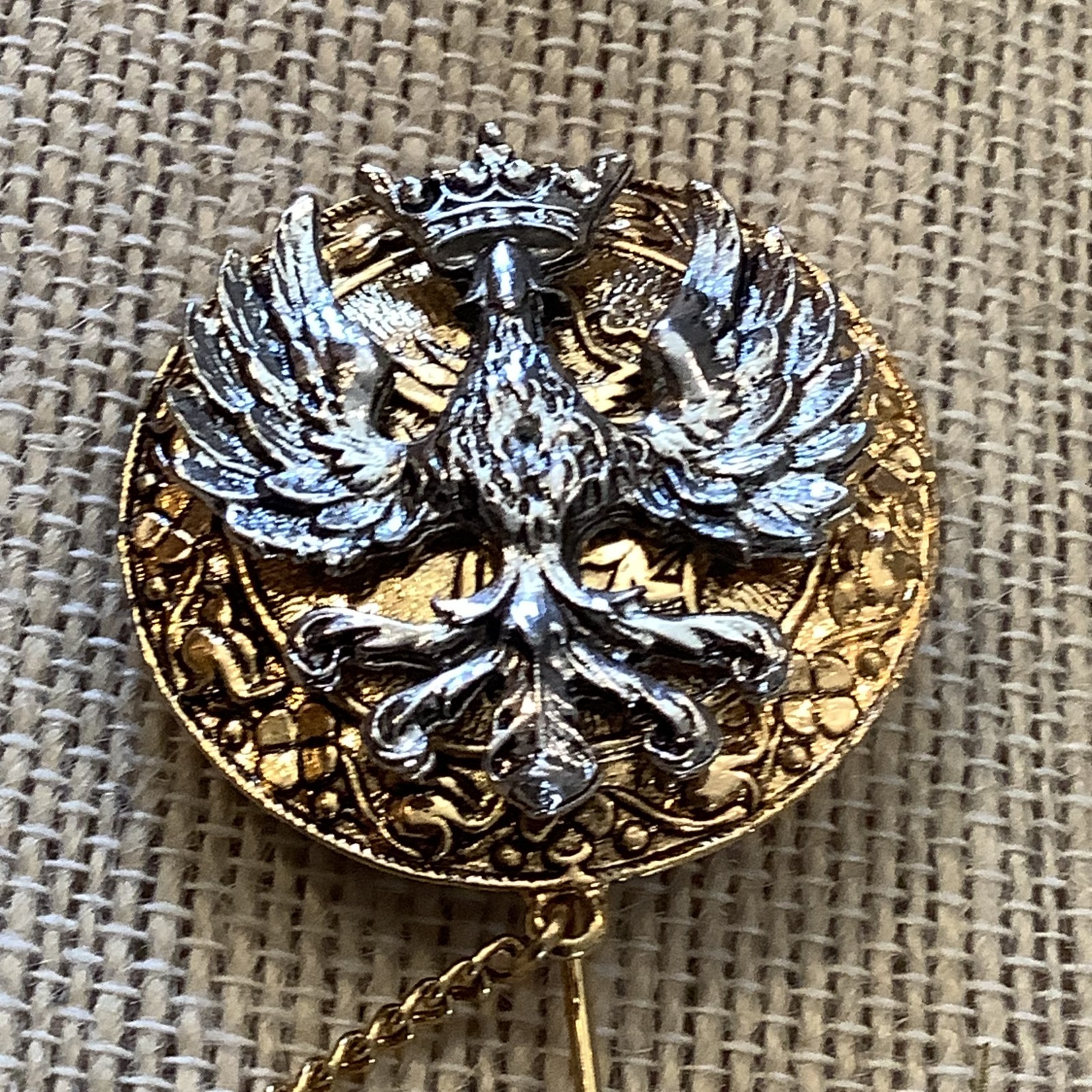 Arthur Pepper gold silver crown Fleur De Lis Eagle lapel stick pin Medieval king
