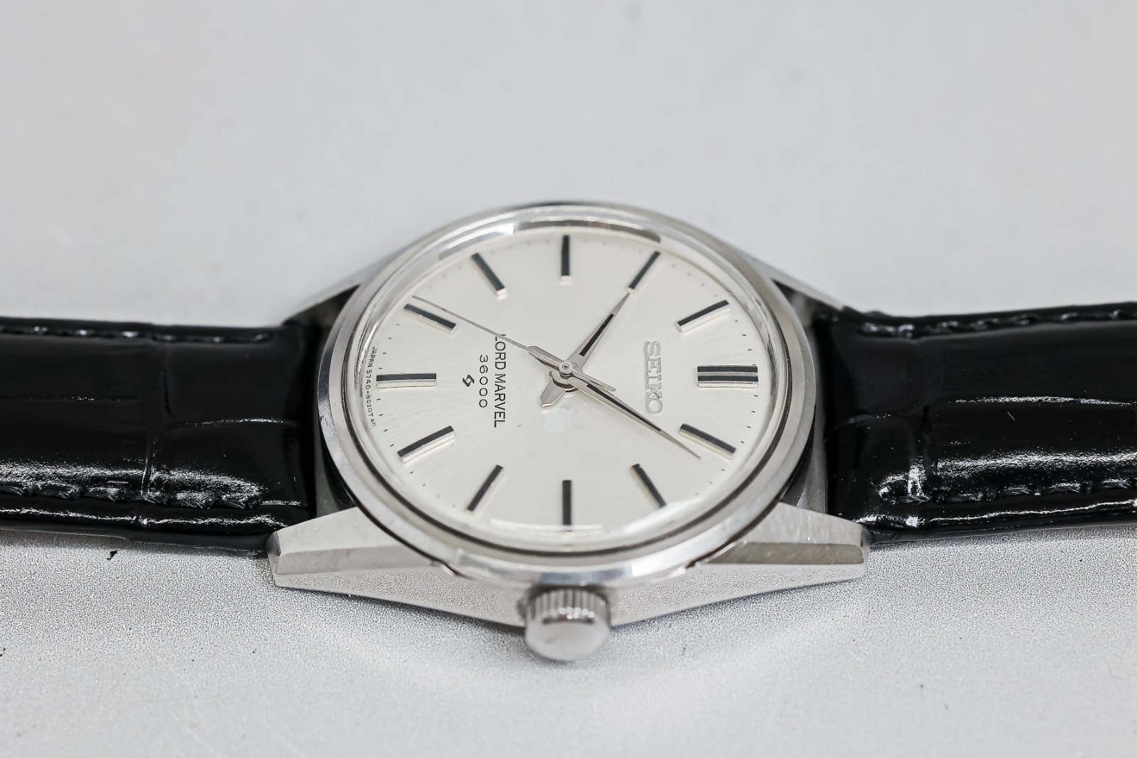 RARE Seahorse *NEAR MINT* Vintage 1967 SEIKO Lord Marvel 5740-8000 MT 34mm Men’s