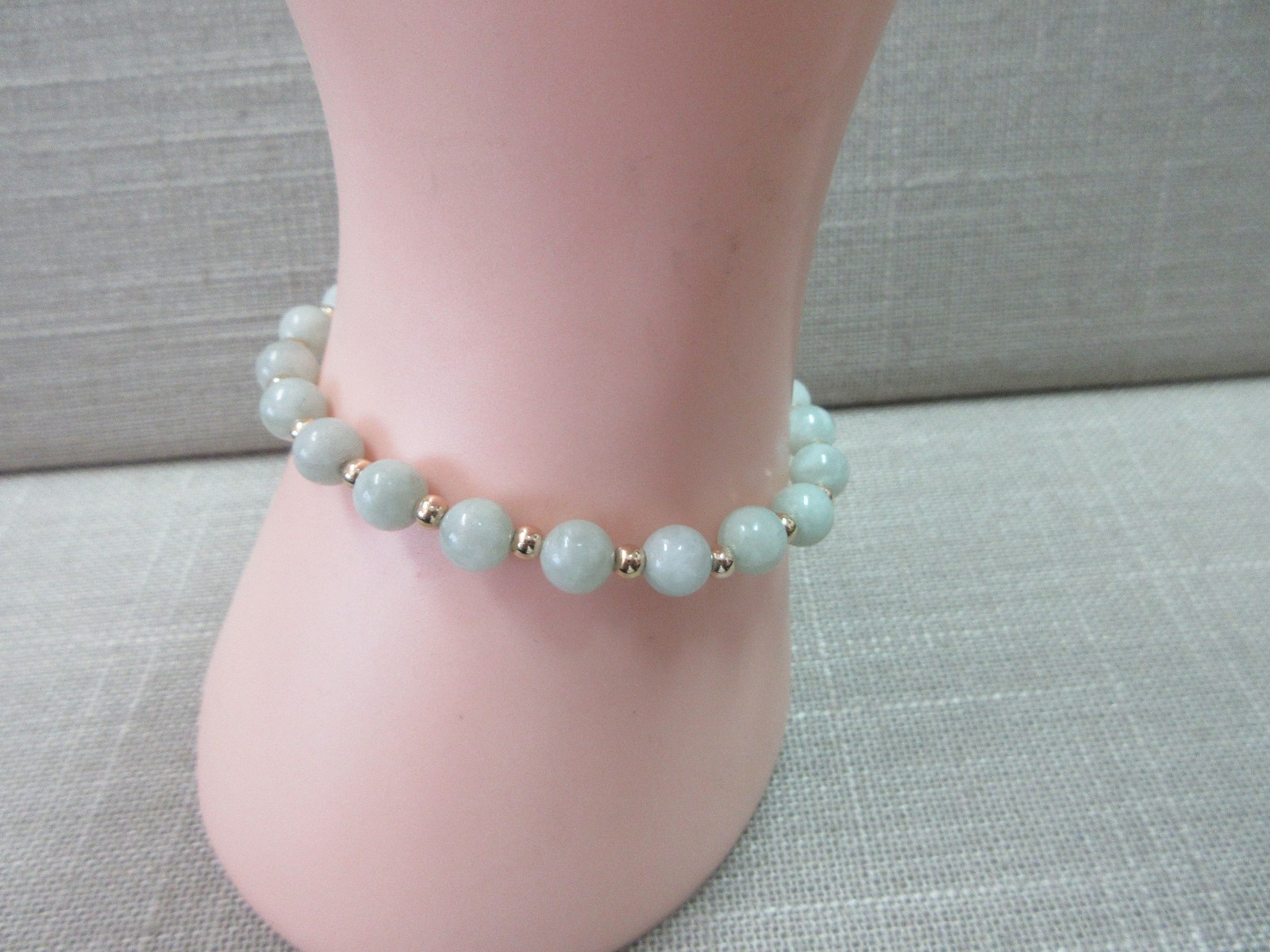 6 7/8″ 14k Foam Green Jade Beads 14k gold beads Bracelet 8.22 Grams