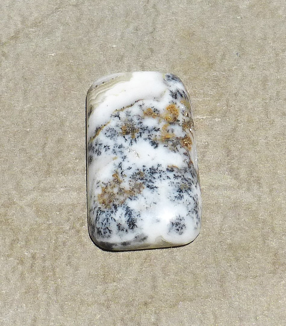 NATURAL manganese dendrites in calcite cabochon from California (36.40 cts.)