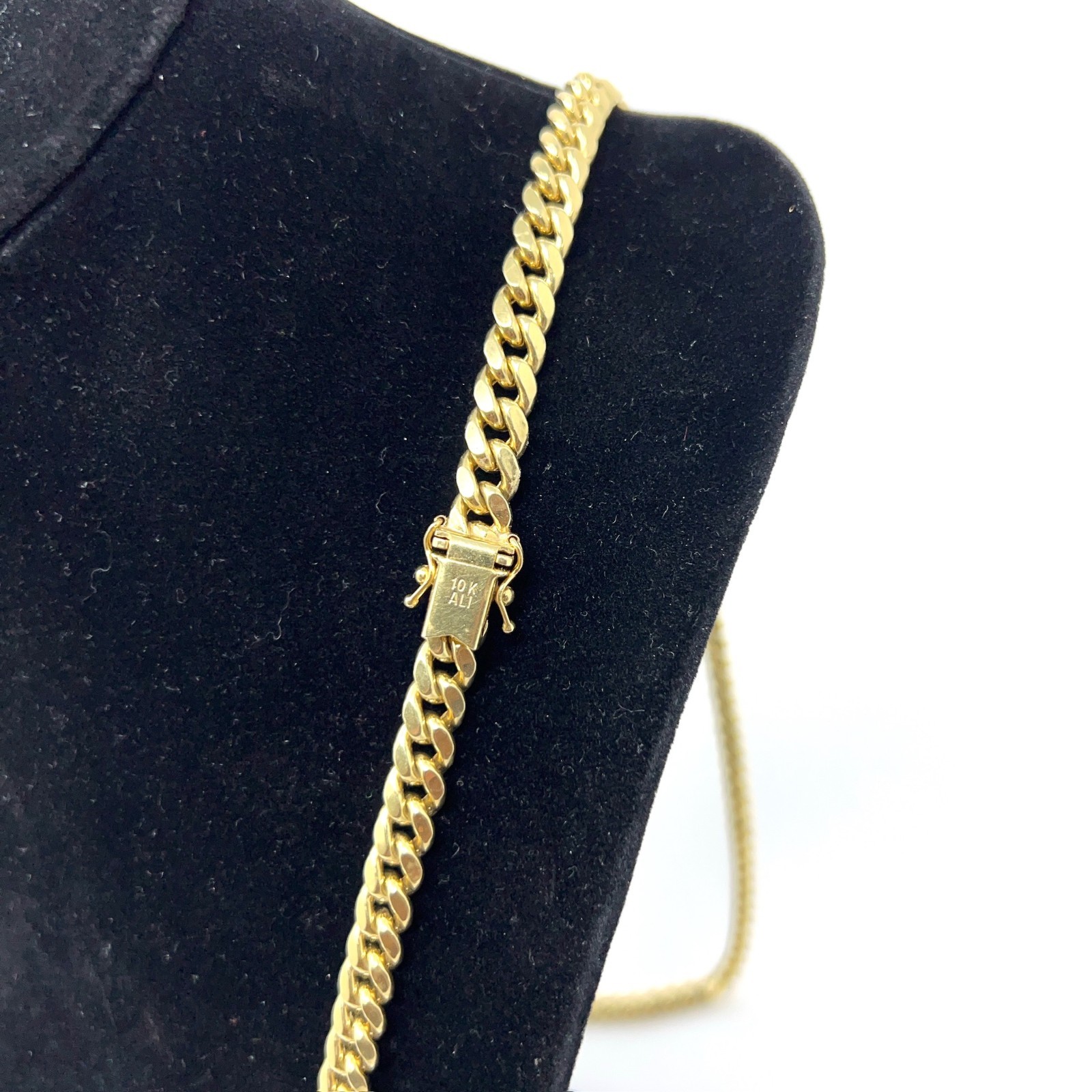 10K Yellow Gold Semi-Hollow Miami Cuban Necklace Chain 26″ – 31.6g – 6.7mm