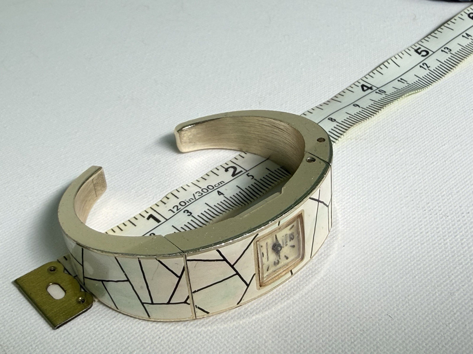 ARUBA Swiss Made 17 Jewels Vintage Square Mother of Pearl Bangle Wristwatch