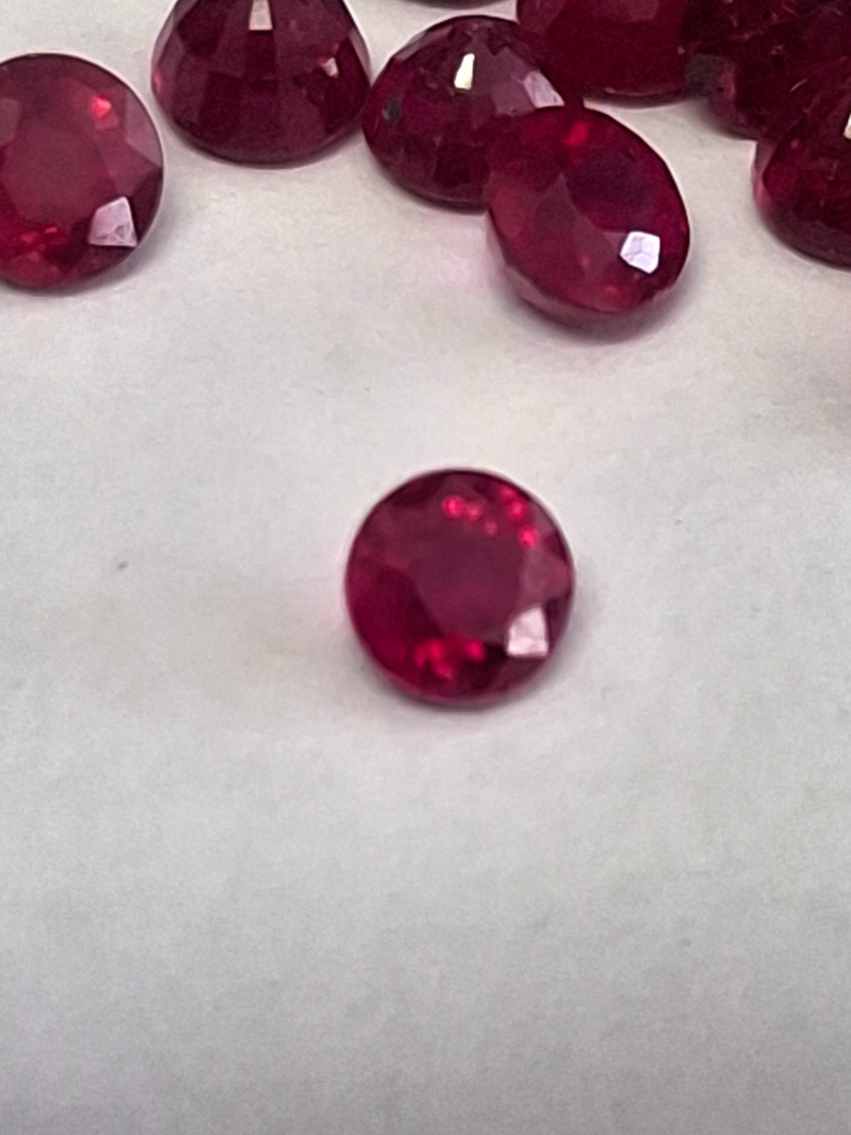 Treated Ruby… round 5 mm (approx.) 0.7-1 carat