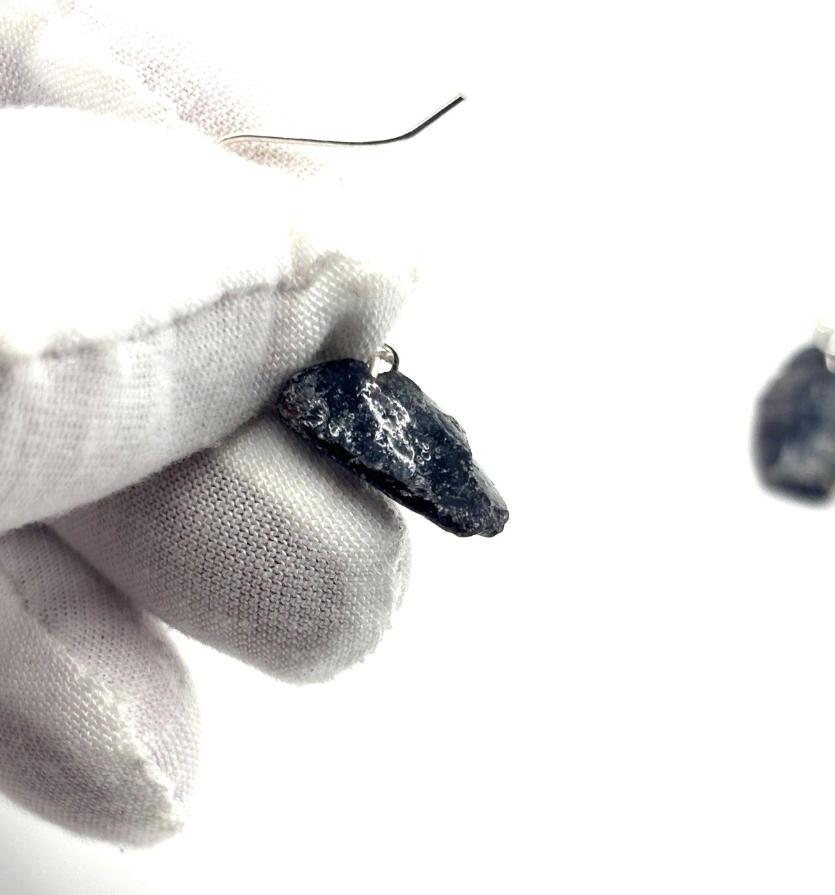 Handmade Dark Antique-Style Fragment Earrings – 2.5 cm, 2.92g Pair