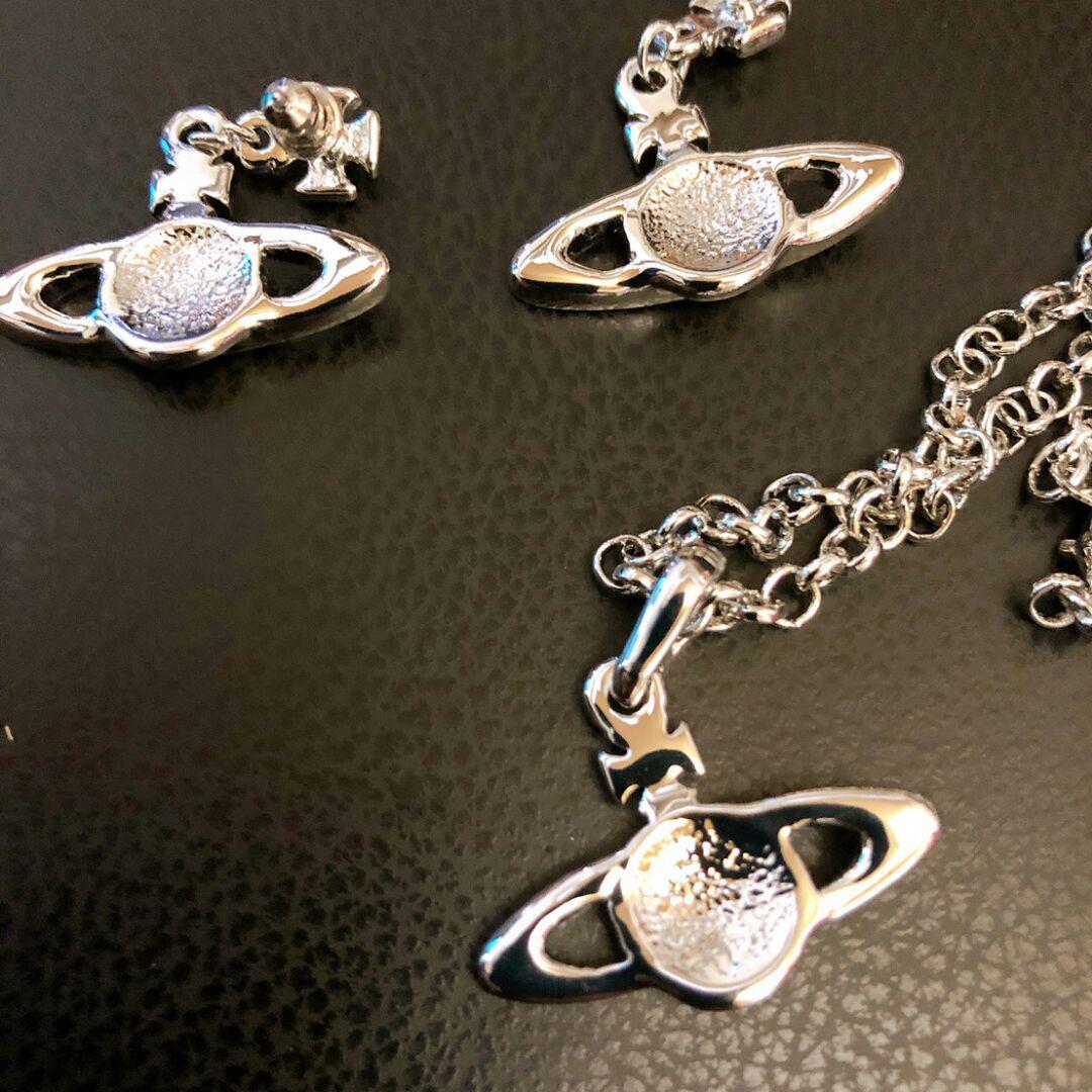 Vivienne Necklace Earrings Set Mini Bas Relief Silver w/Pouch IN BOX