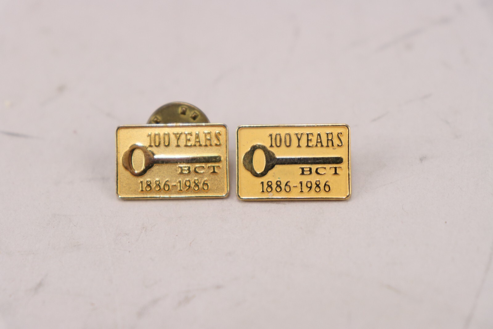 Lot of 14 Vtg Union Pins + Label BCT Bakery Hershey Tobacco Legion United Way