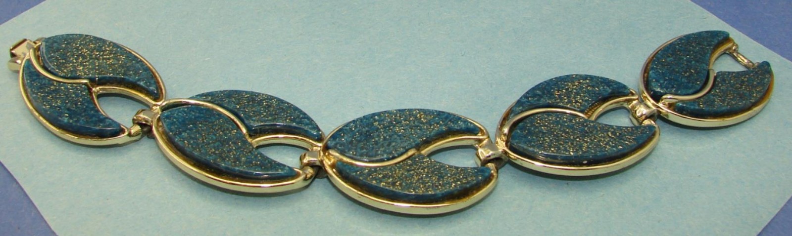 Vintage Thermoset Slate Blue Gold Tone & Glitter Lucite Bracelet