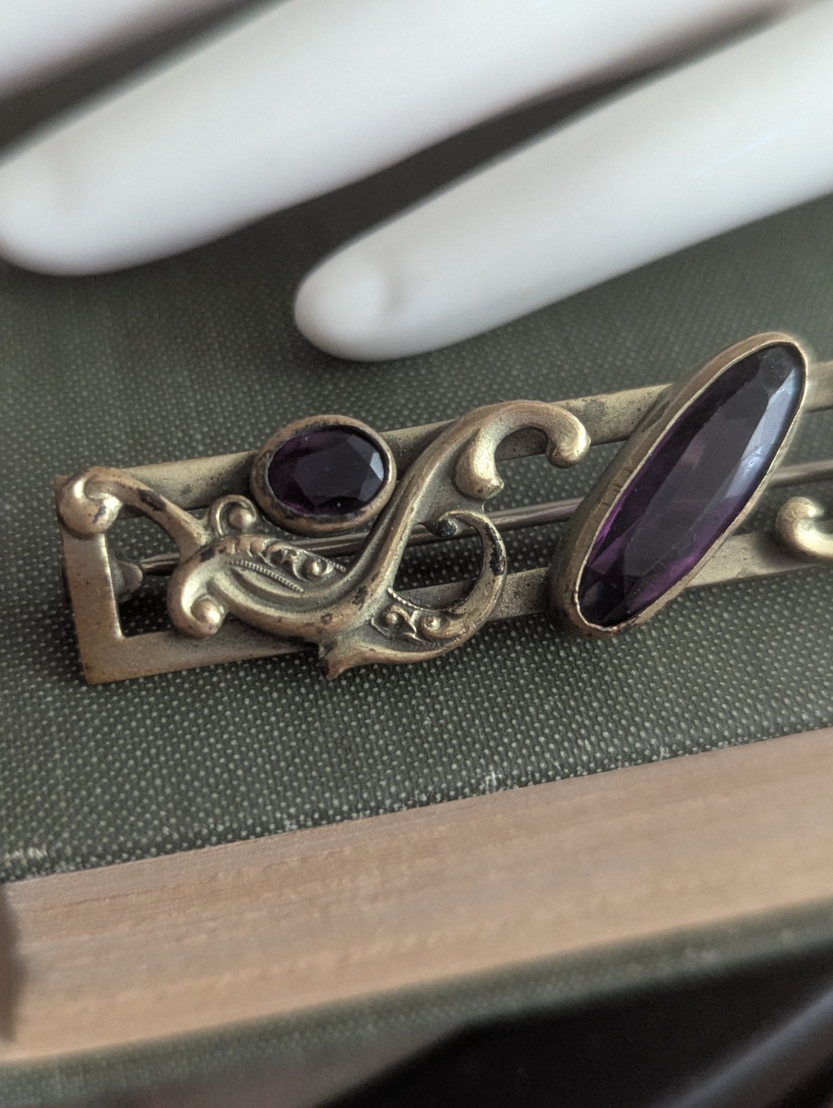 Edwardian Art Nouveau Gold Tone Floral brooch Faux Amethyst Stone Large C Clasp