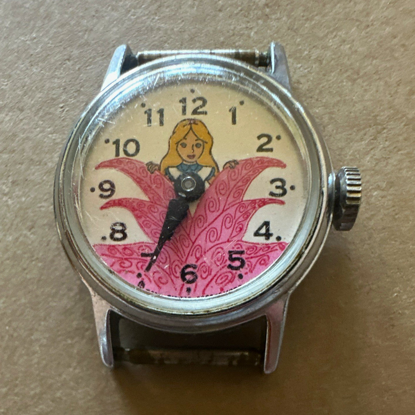 VTG 70s Alice in Wonderland Wind Up Wrist Watch In Working Condition – no band