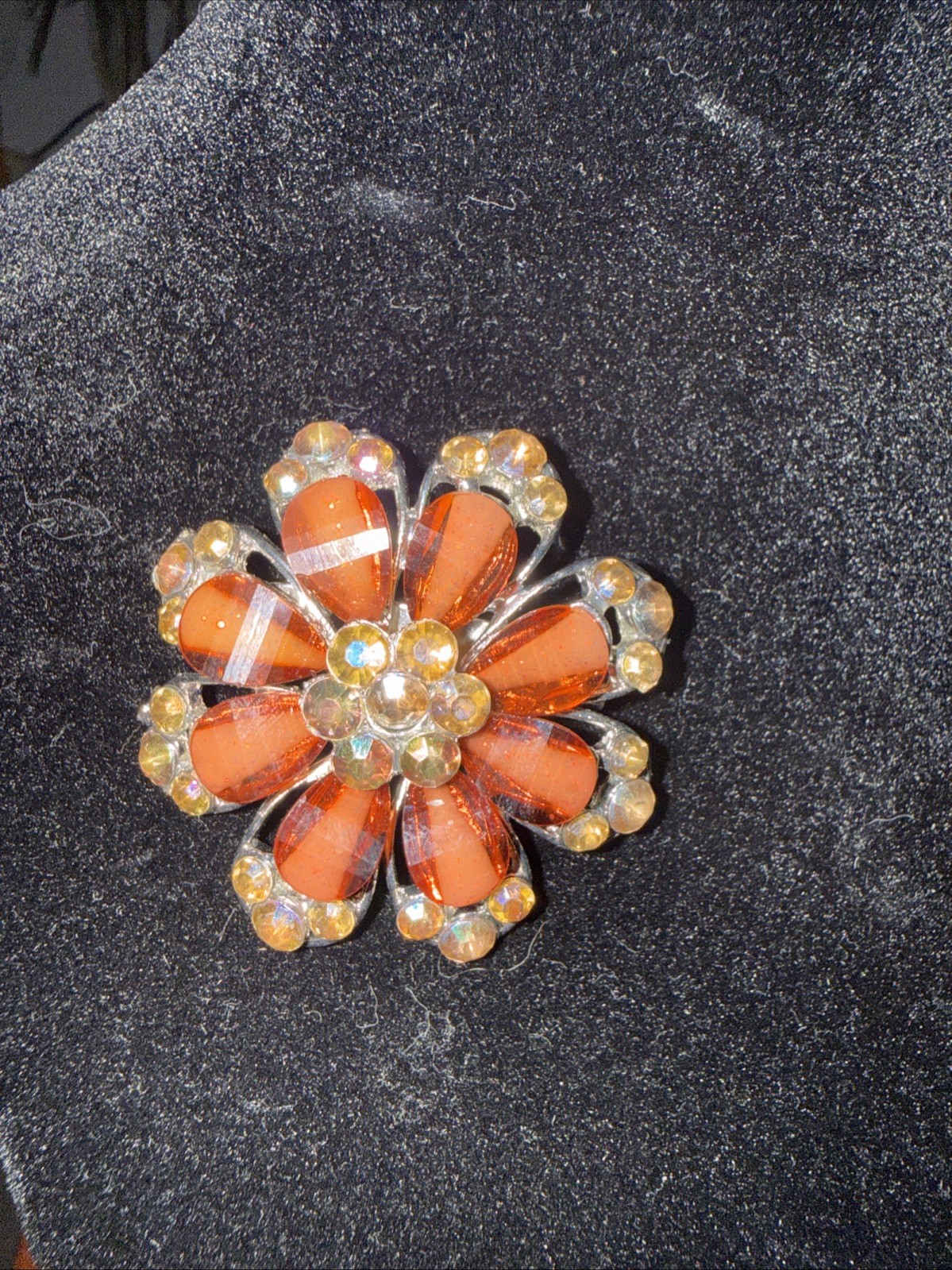 Vintage Rhinestone Broach Unsigned Silver Tone -High-end Quality Beauty