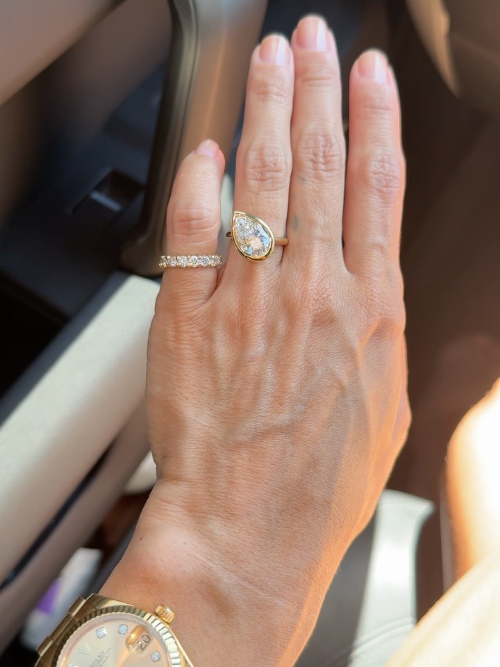 2.00 Carat Pear Cut Lab Grown Diamond Engagement Ring Solid 14K Yellow Gold