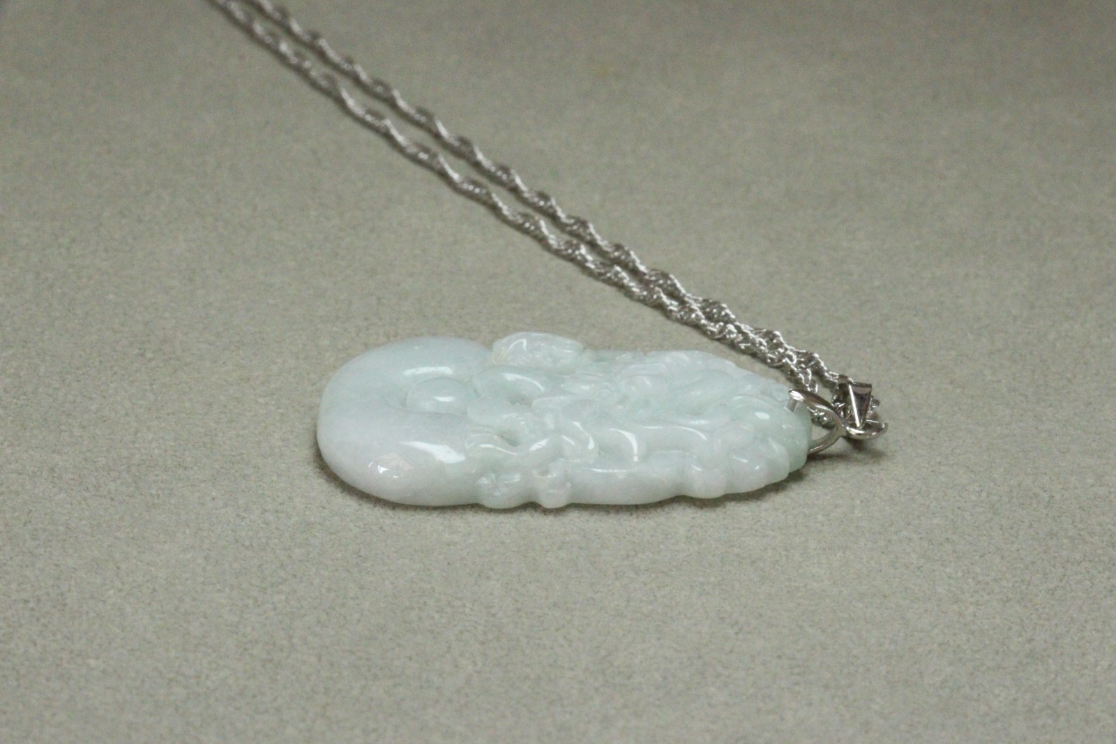 Natural White green A Jadeite jade Hand-Carved Dragon (Chinese Zodiac) Pendant