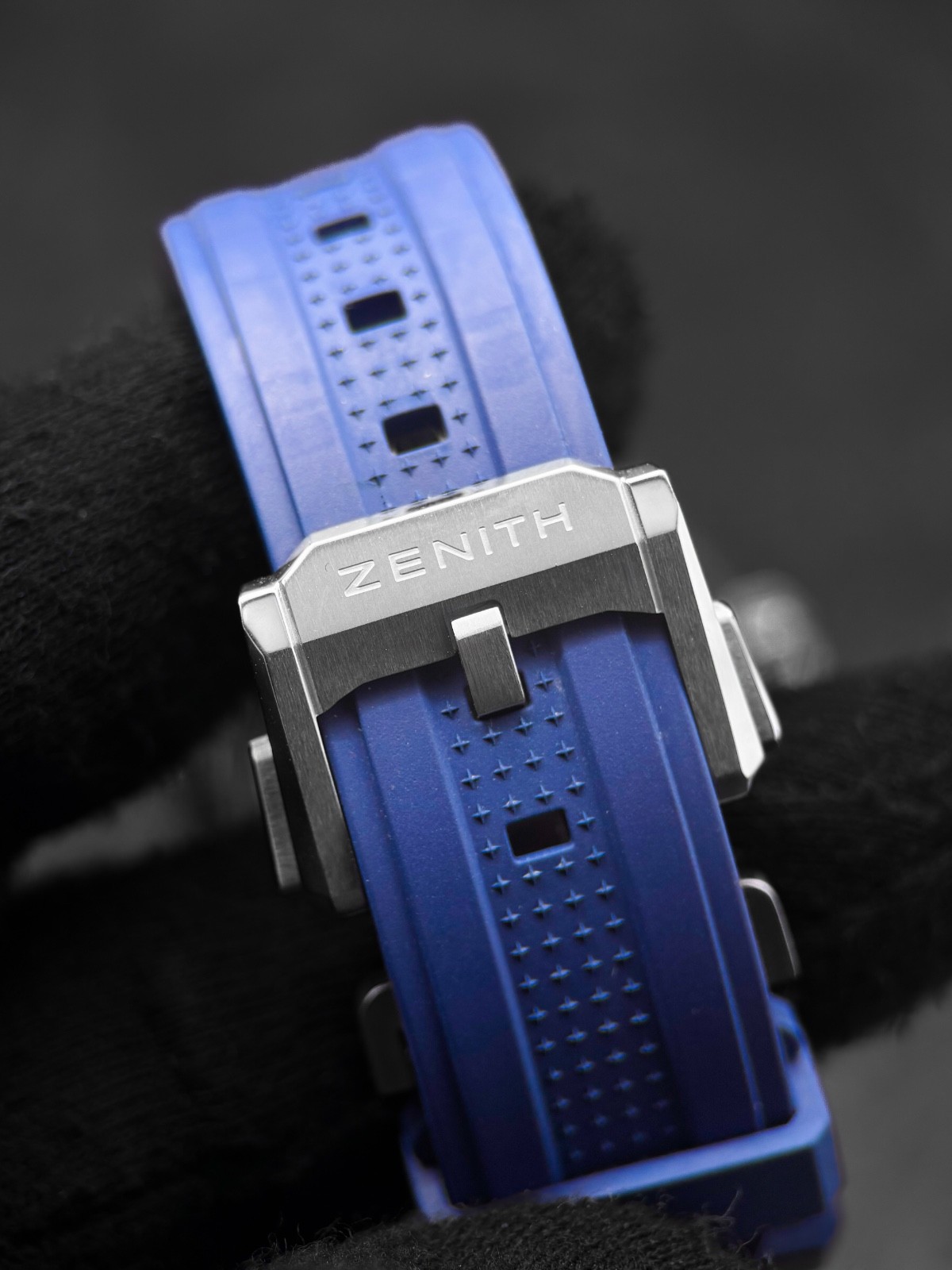Zenith Defy Blue Men’s Watch Bracelet & Blue Strap B&P – 03.9300.3620/51.I001
