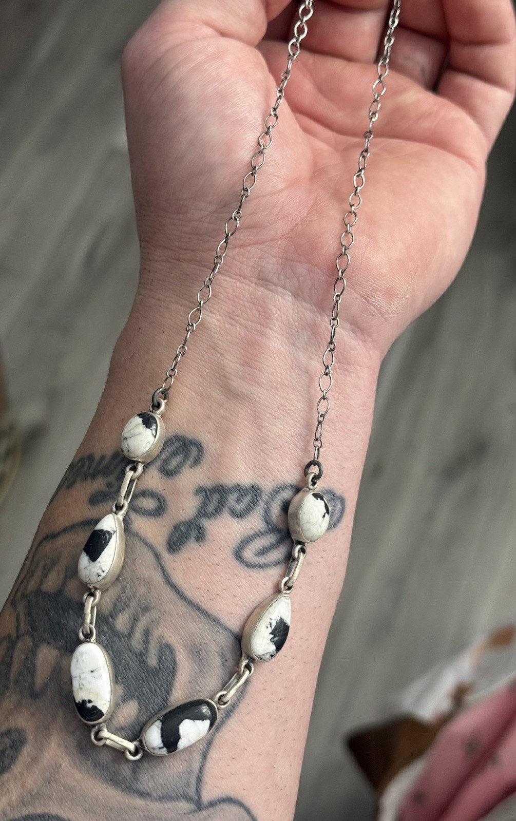 STERLING SILVER WHITE BUFFALO 6 STONE STATION CHOKER BAR MIX SHAPE NECKLACE .925