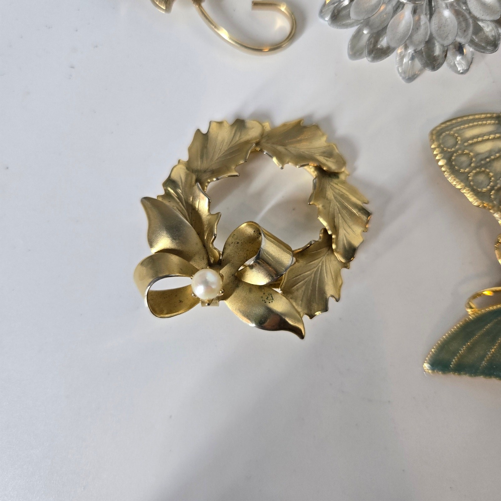 Whimsical Vintage Costume Jewelry Brooch Lot (4 Pieces) – Gold & Silver