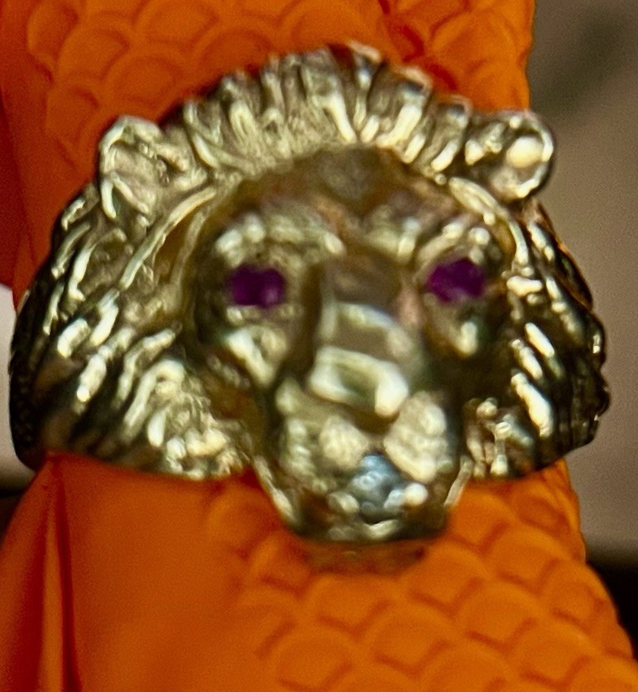 10k Solid Gold Man Ruby Eyes Diamond On The Mouth Size 9 Or 19mm Excellent C.