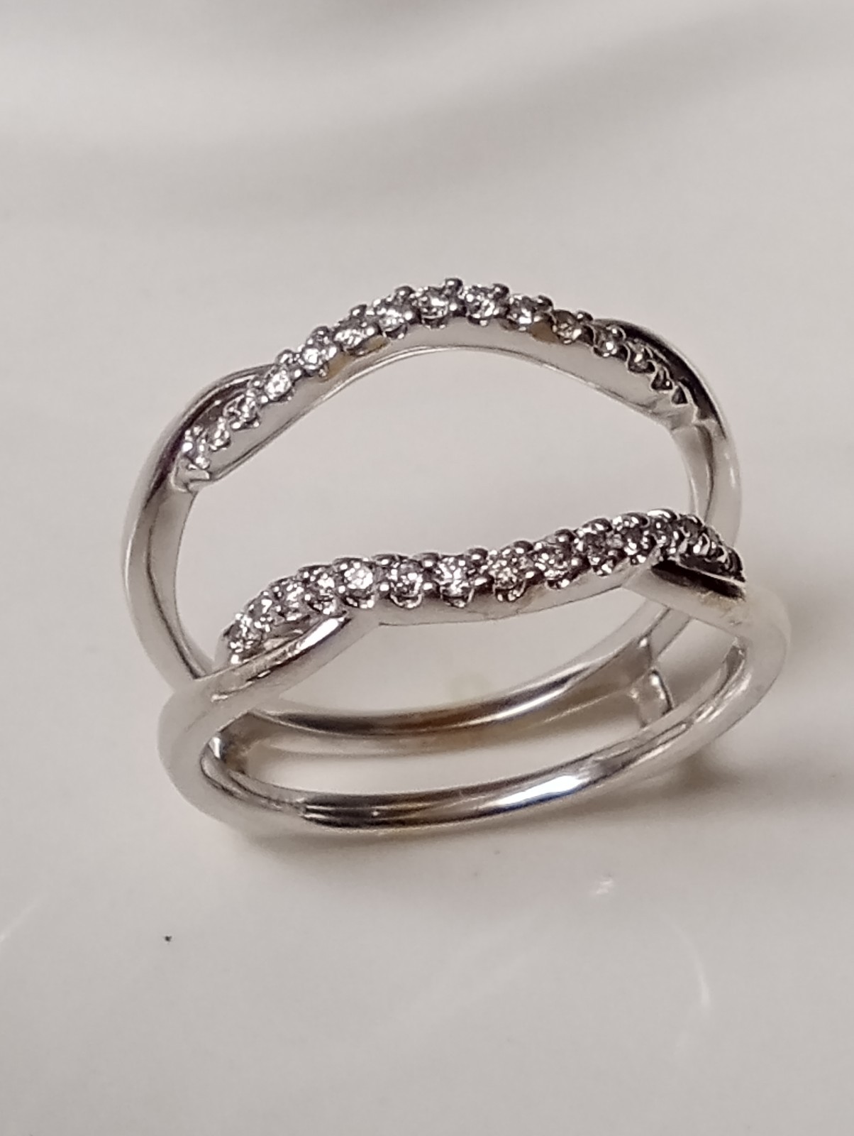 14K White Gold Diamond Enhancer Ring Guard Band… Size 7… 3.85 Grams