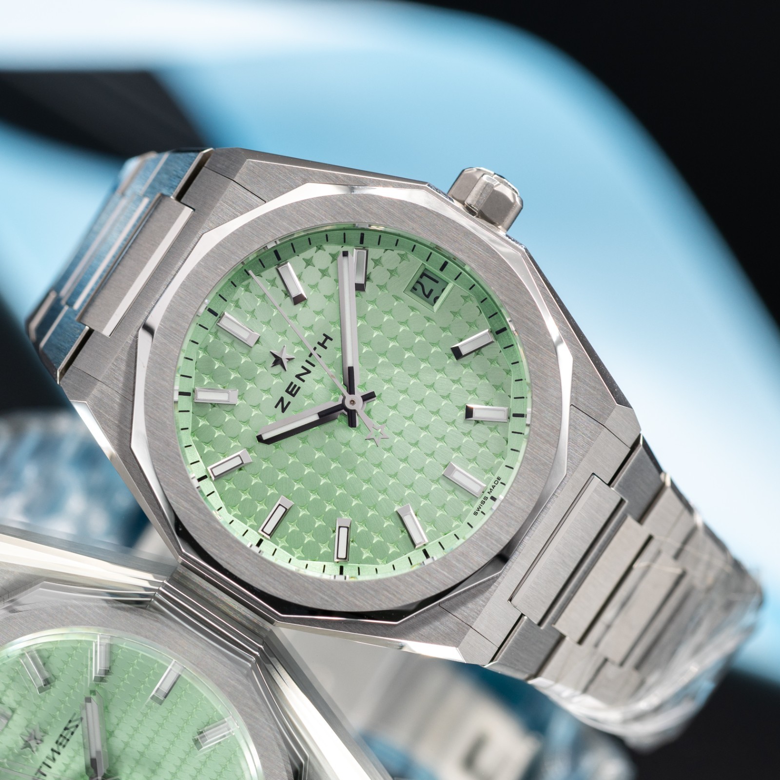 2025 Zenith Defy Skyline Sunburst Green Watch 03.9400.670/61.I001 New & Unworn