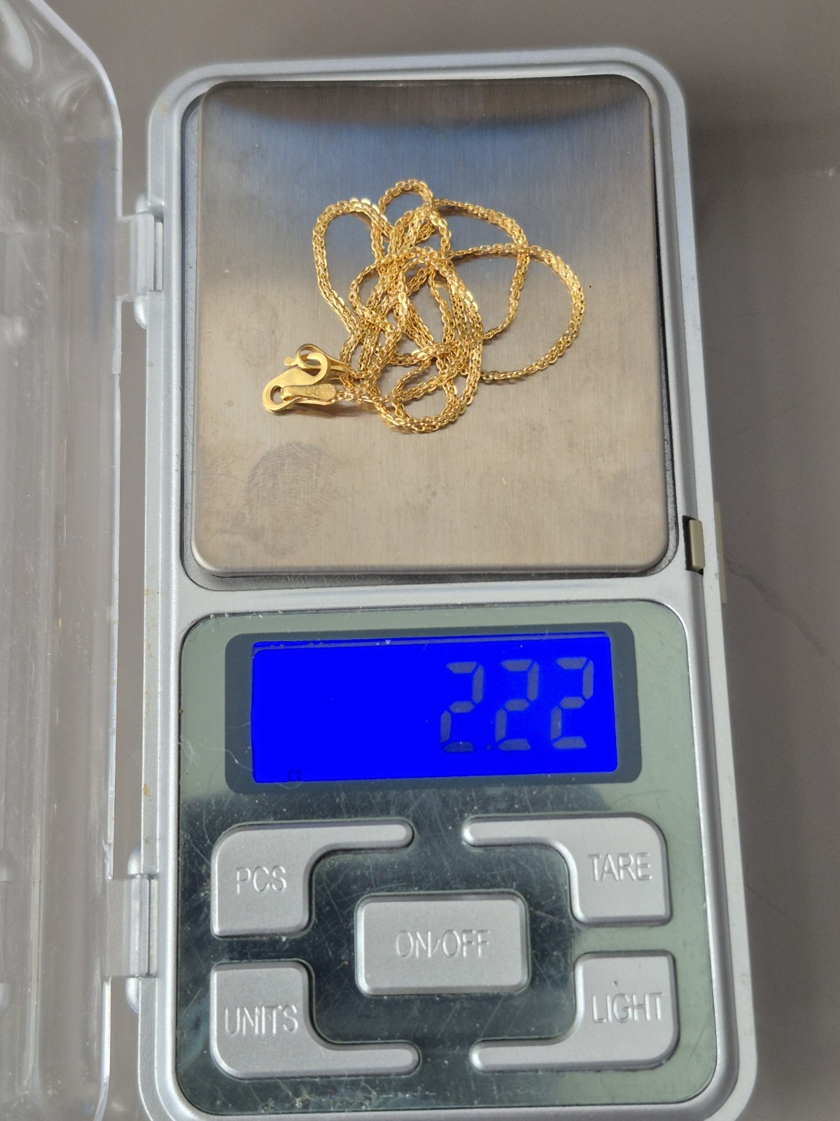 22 carat solid gold chain, 15.5inch, weight 2.2gram